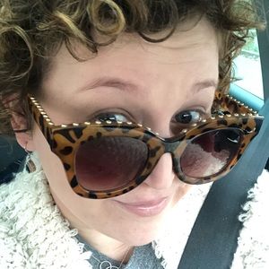 Meet your Posher, Lizzy!